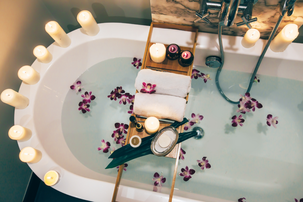 Scopri di più sull'articolo I must have per il bagno SPA: tra candele, spugne e dispenser