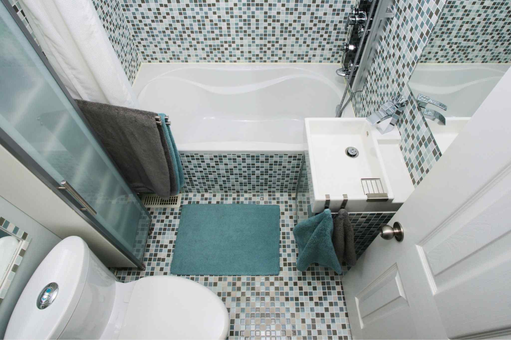Scopri di più sull'articolo Recuperare spazio in bagno: consigli utili